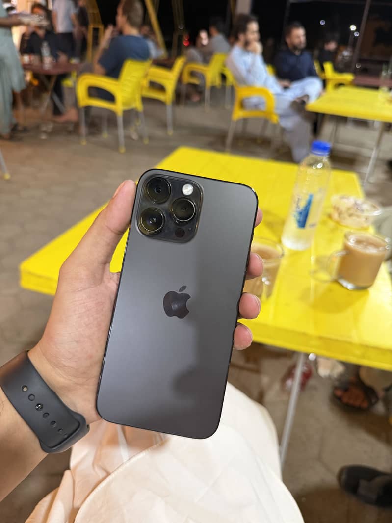 iPhone 14 pro max 2