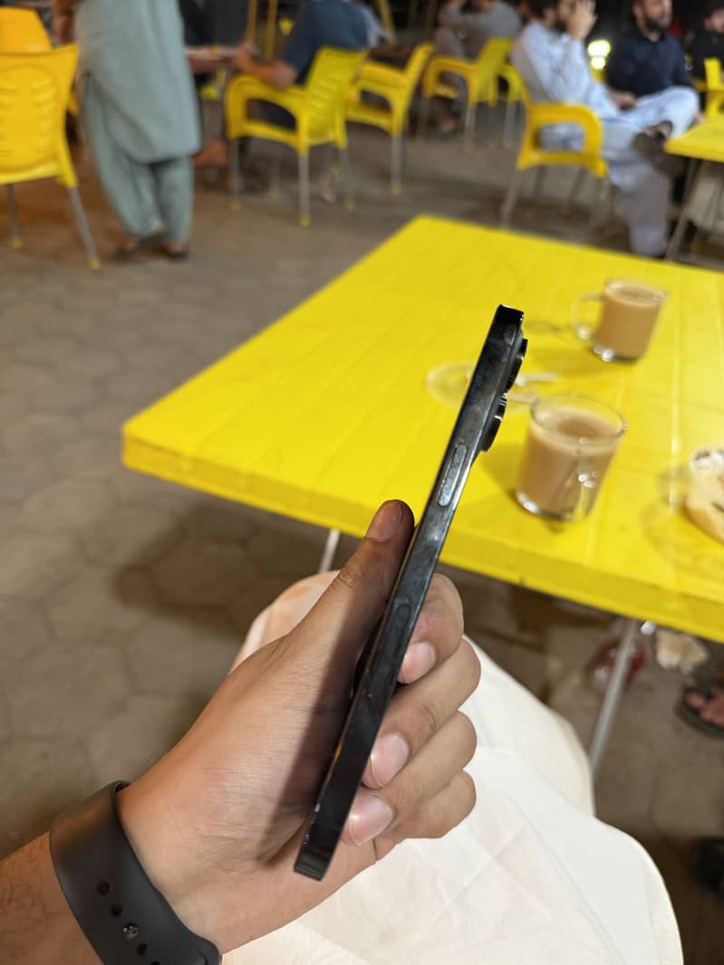 iPhone 14 pro max 3