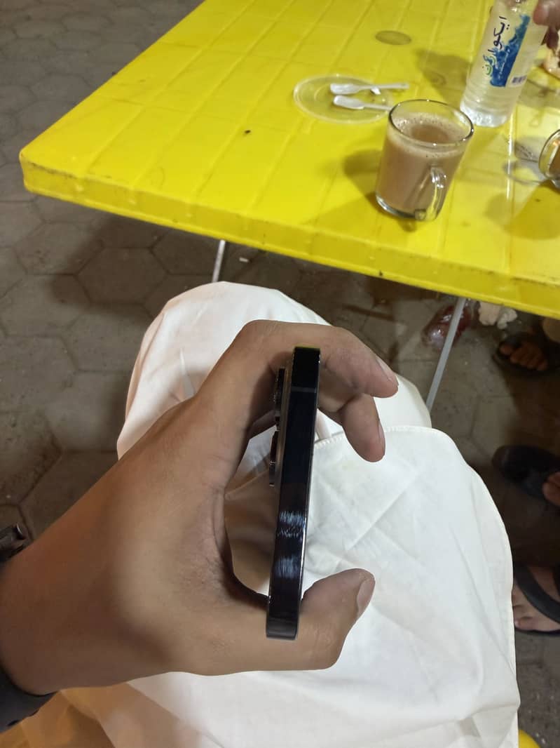 iPhone 14 pro max 4
