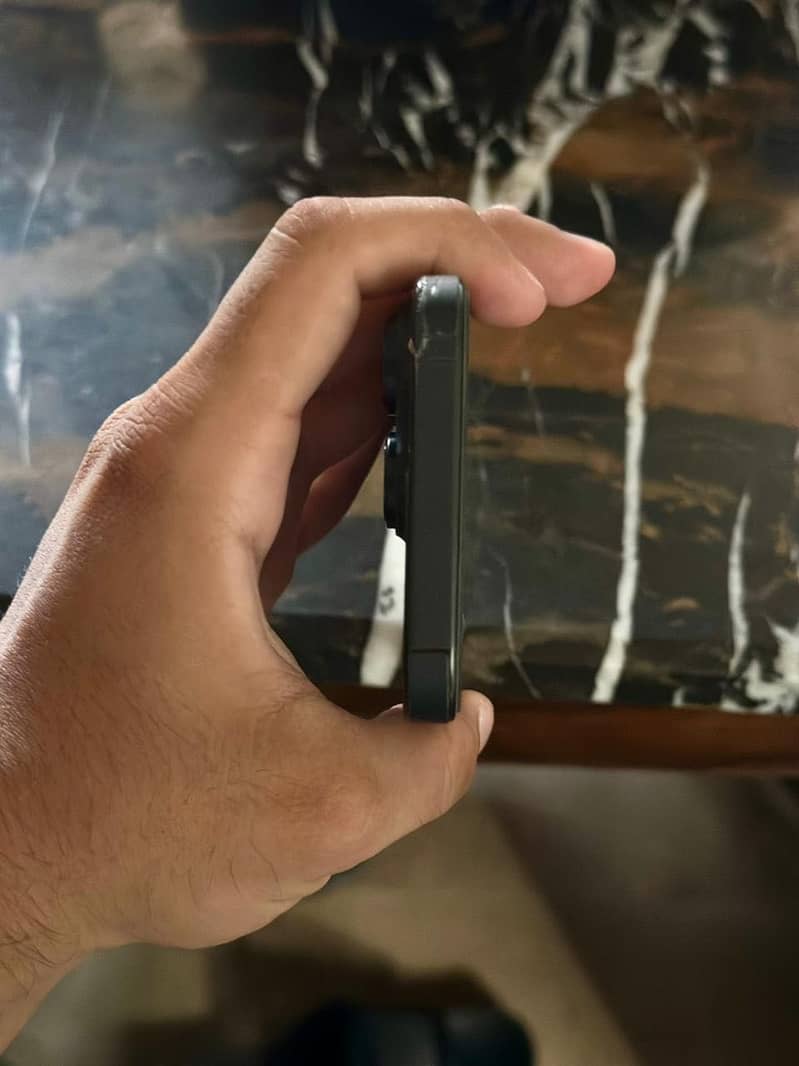 iPhone 16 Pro 5