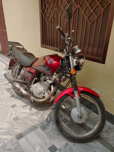 Suzuki GS 150 2013