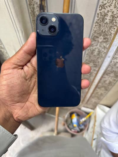 Apple iPhone 13