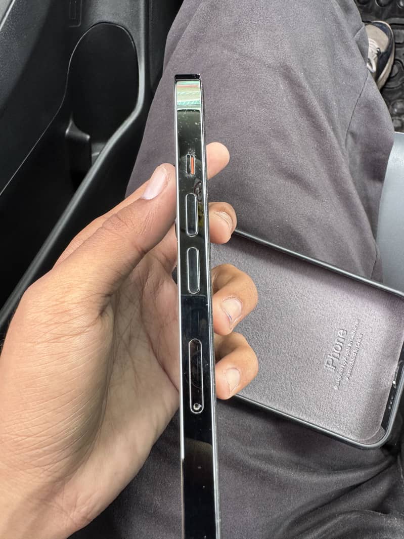 iPhone 13 Pro 1