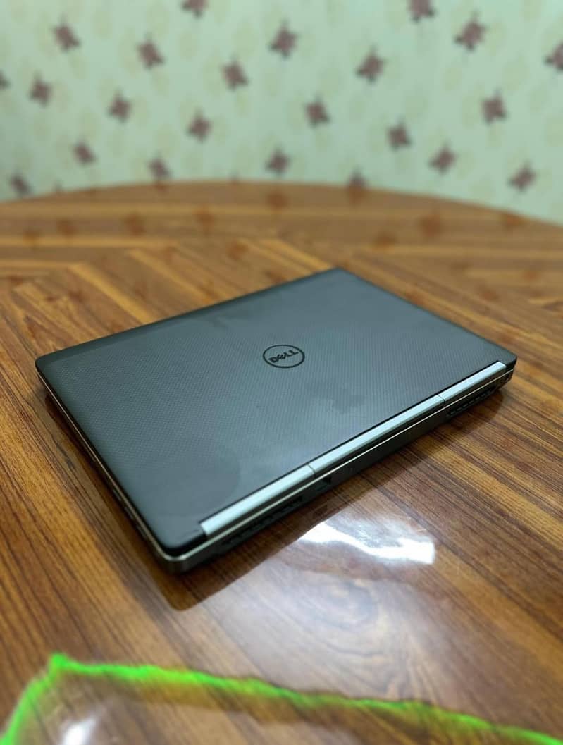 Dell Precision 7520 0