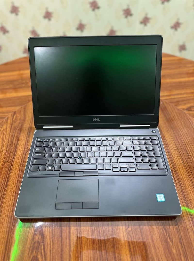 Dell Precision 7520 1