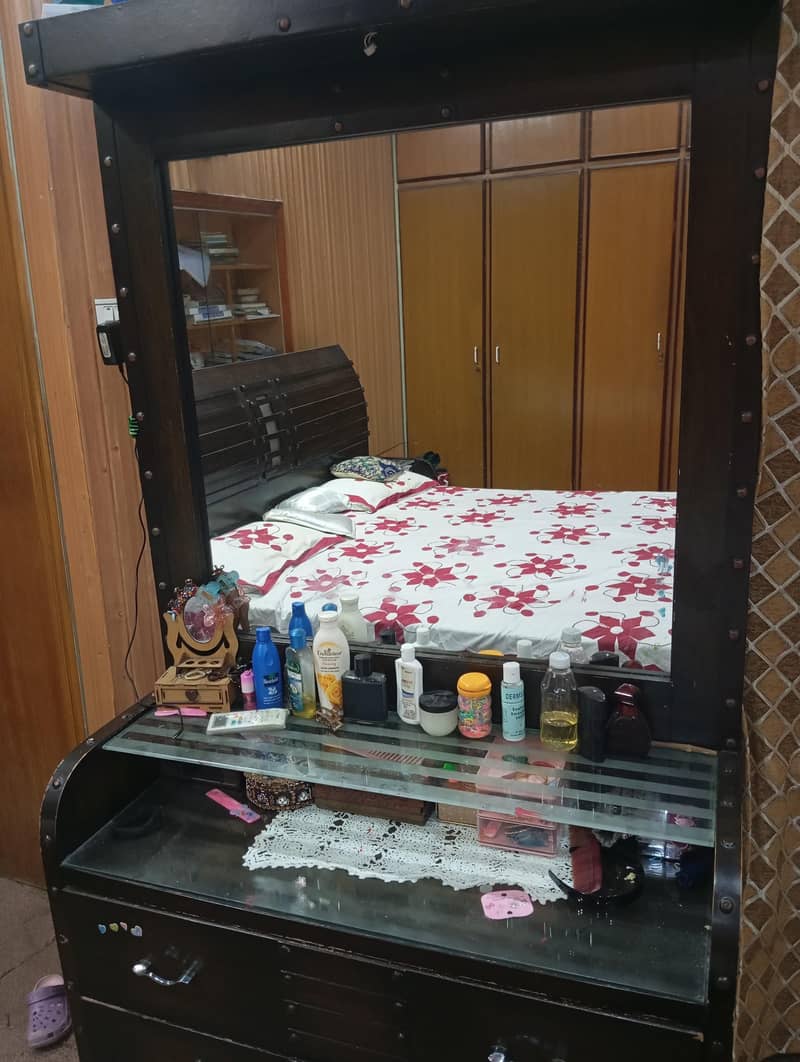 Bed with side tables 1