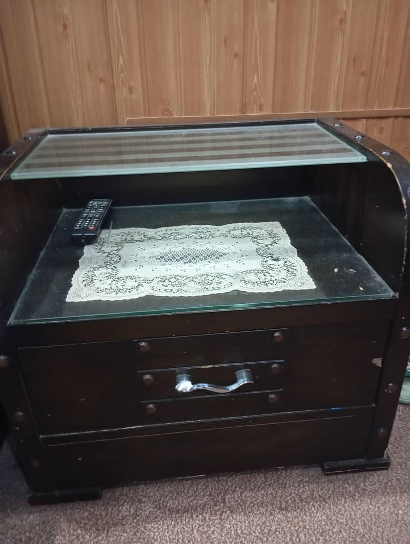 Bed with side tables 2