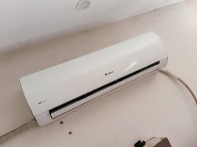 Gree Ac Dc inverter 1.5 fairy series'