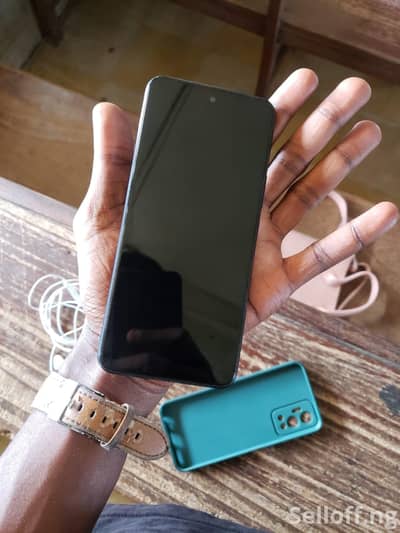 Infinix Hot 12 Play