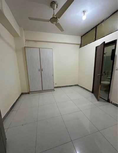 1 Bed non furnished apartment available for Rent