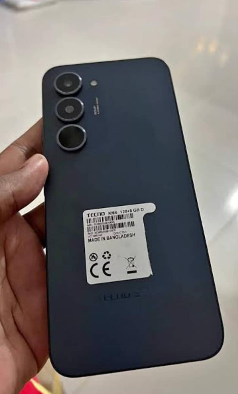 Tecno CAMON 40 Pro 1
