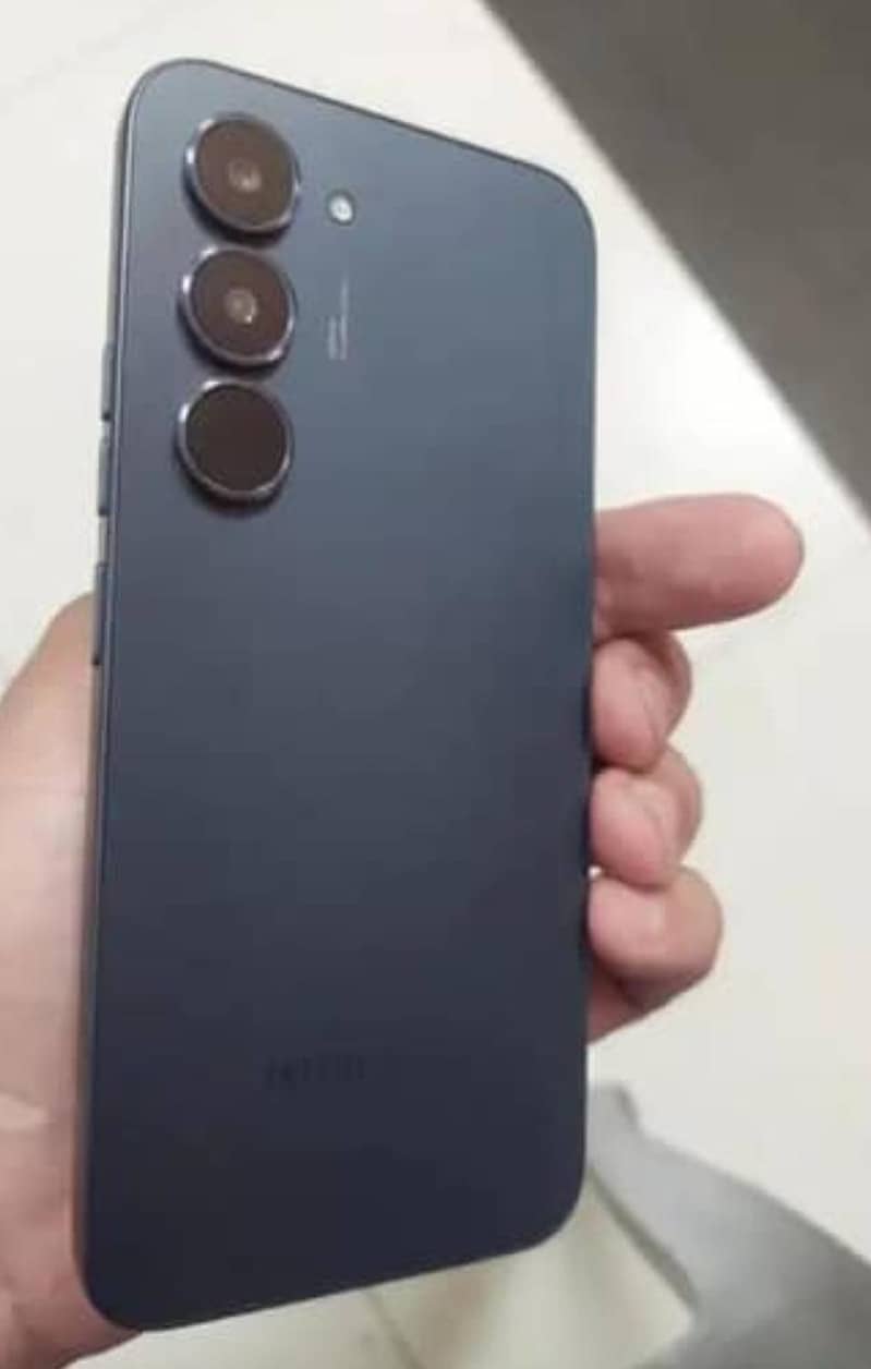 Tecno CAMON 40 Pro 4