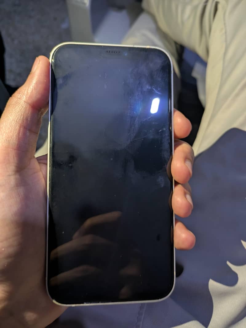 Apple iPhone 12 3