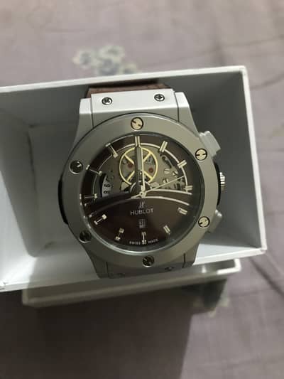 Hublot watches only 2 pcs only 2 watch water resestant date wali ha