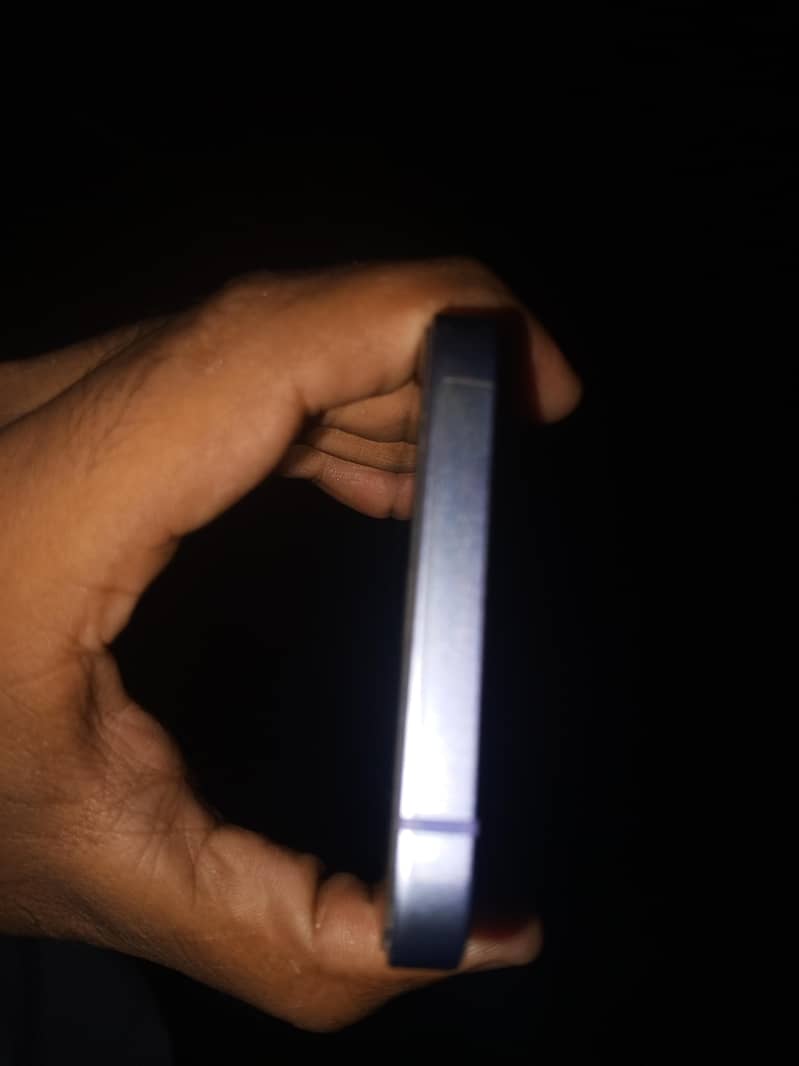 Apple iPhone 12 3
