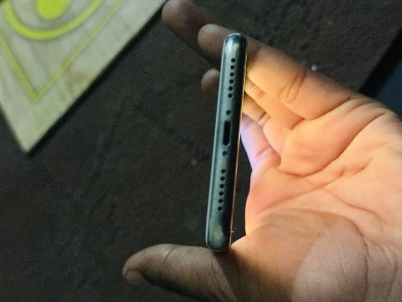 Apple iPhone X 3