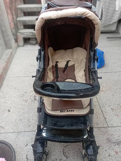 baby pram . . . . like new not used