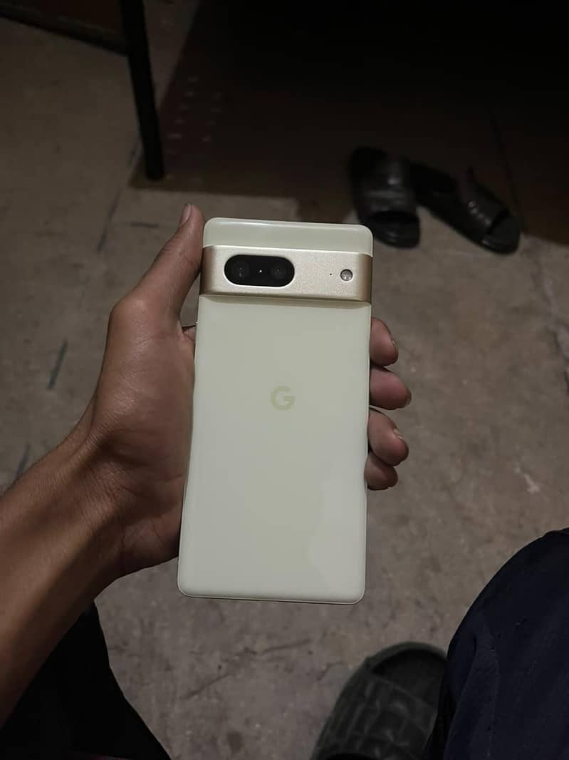 Google Pixel 7 4