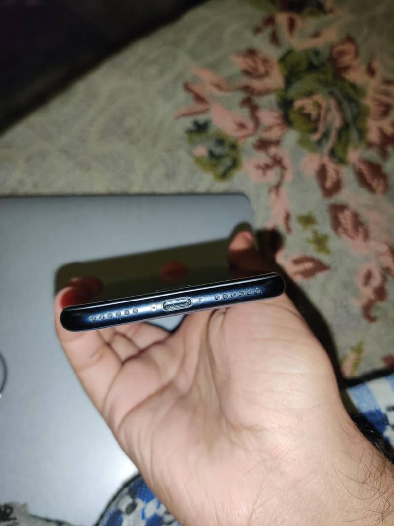 Apple iPhone SE (3rd generation) 2