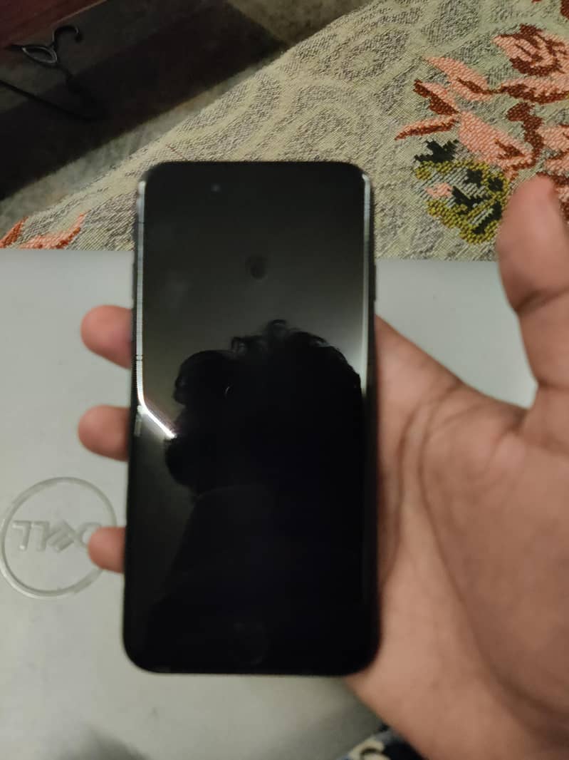 Apple iPhone SE (3rd generation) 3