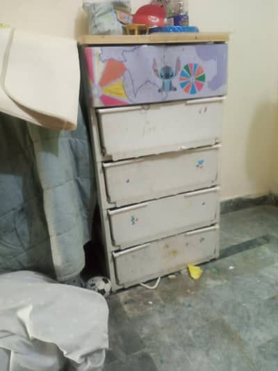 5 drawers