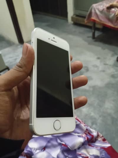 iphone 5s all ok like a new good condition