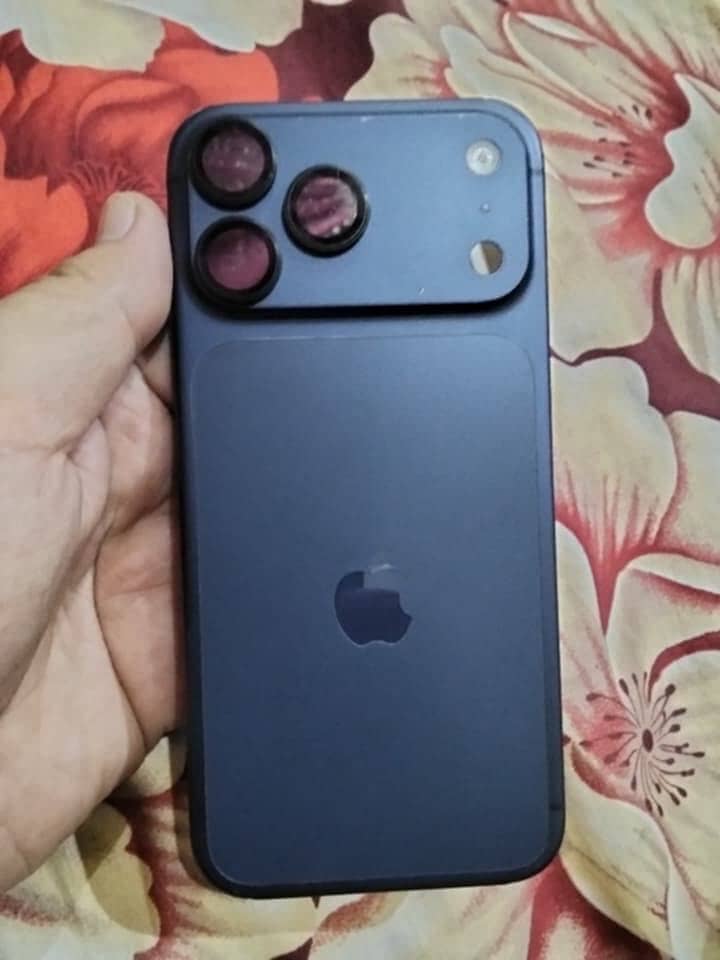 Iphone 17 pro max 1
