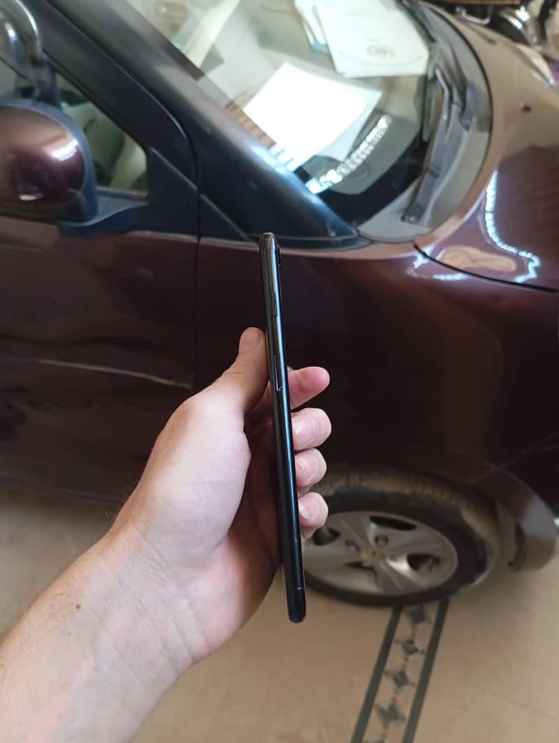 Apple iPhone 7 Plus 0