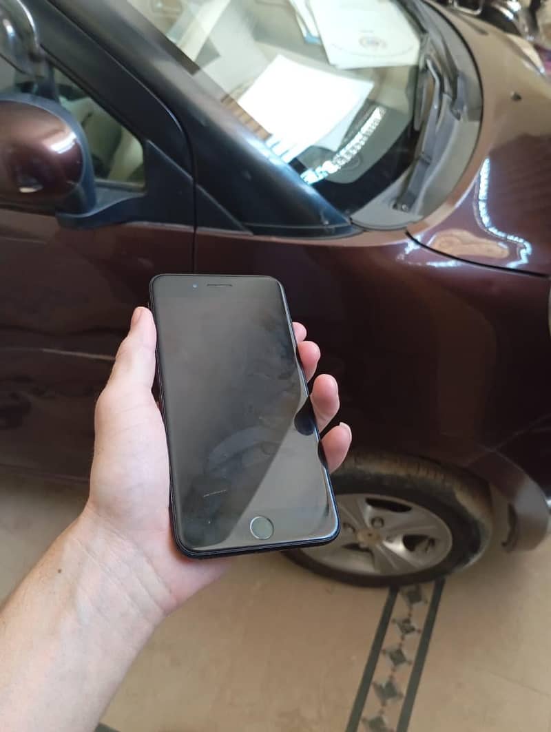 Apple iPhone 7 Plus 1