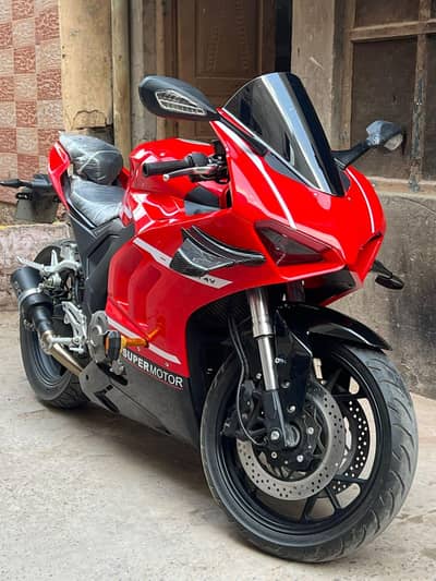 dugati V4S 400 cc EFi and ABS
