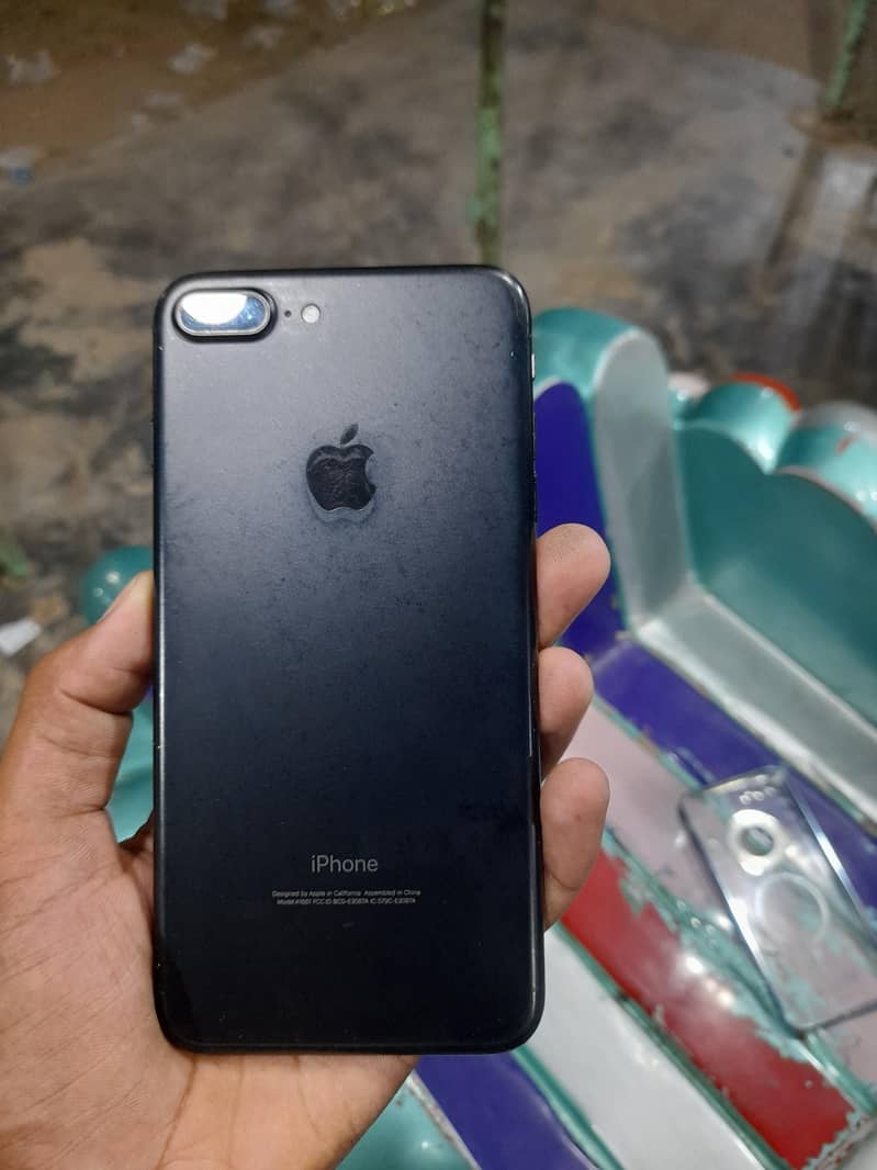 Apple iPhone 7 Plus 3