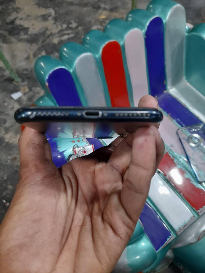 Apple iPhone 7 Plus 5