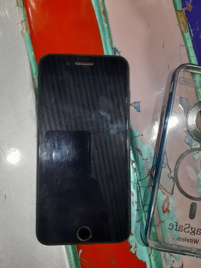 Apple iPhone 7 Plus 6