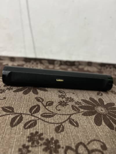 Leon brand speaker
