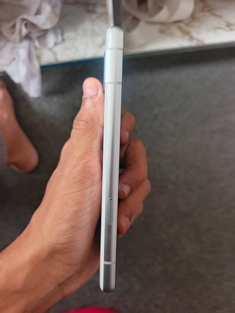 Google Pixel 7a 1