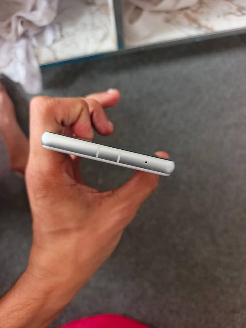 Google Pixel 7a 5