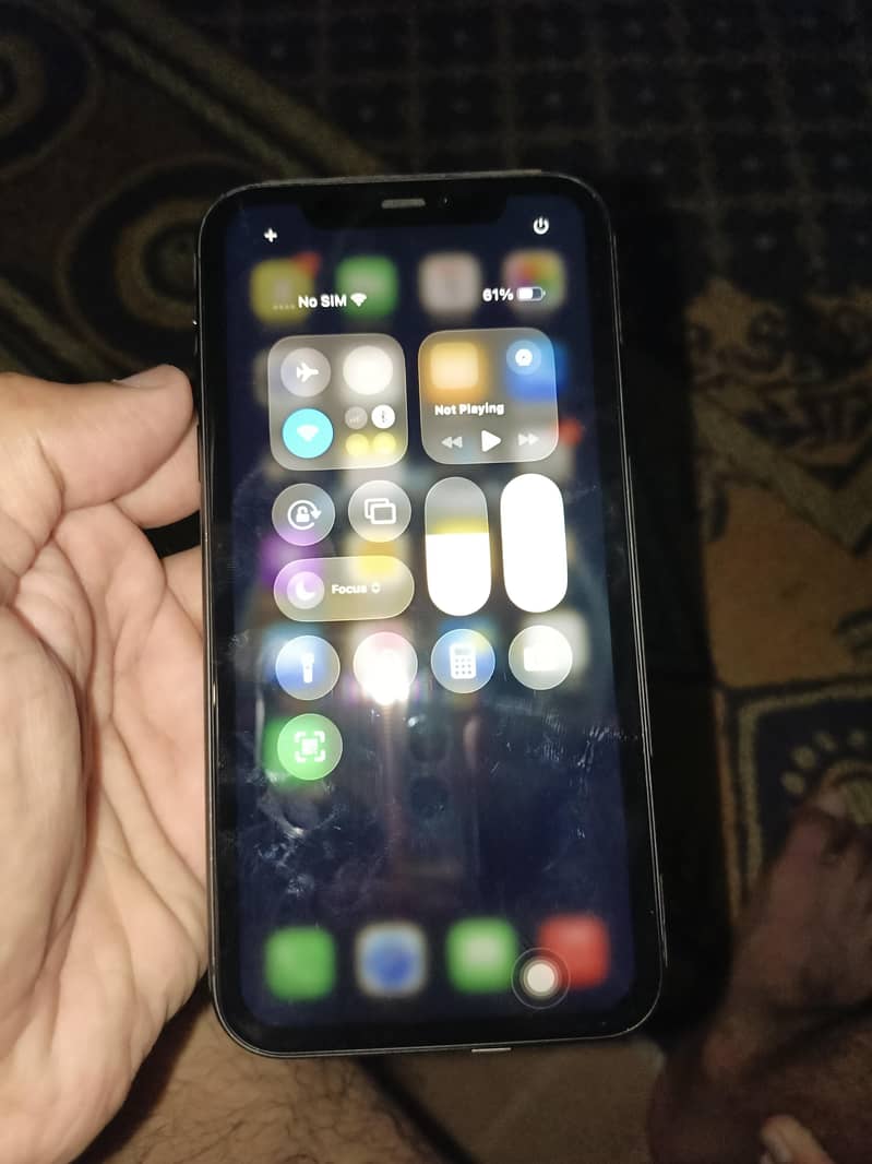 iPhone 11 3