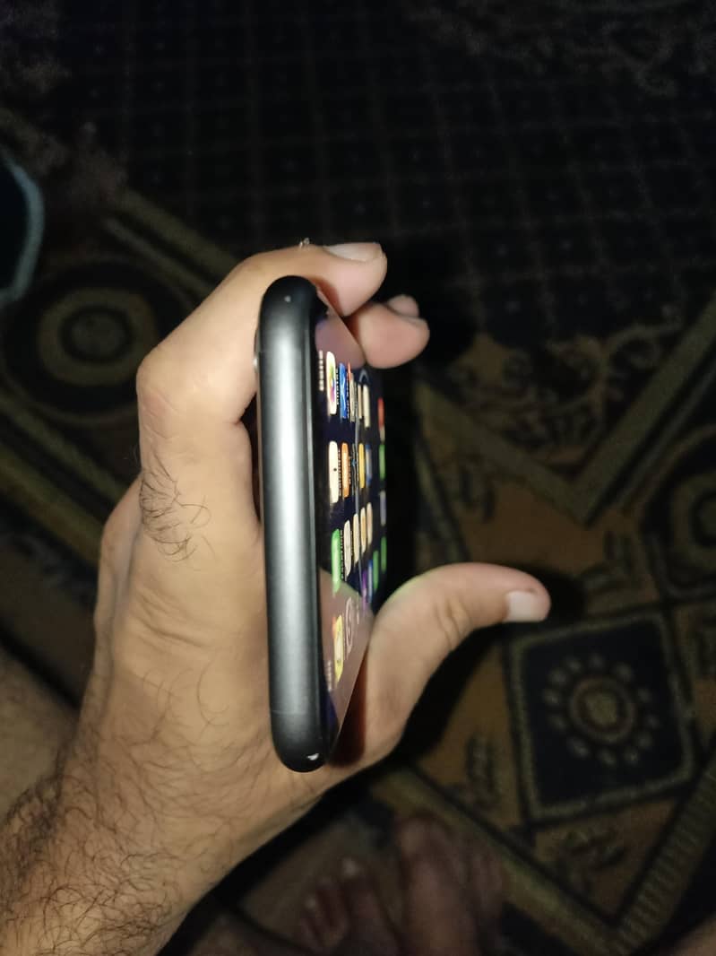 iPhone 11 5