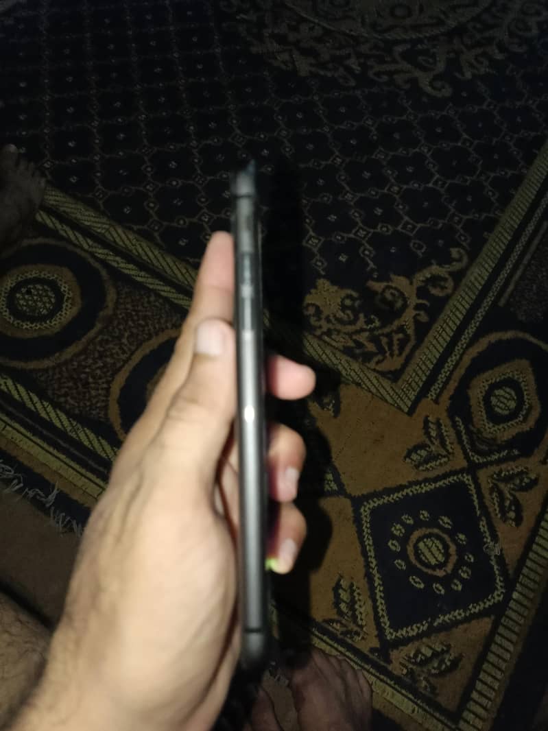 iPhone 11 7