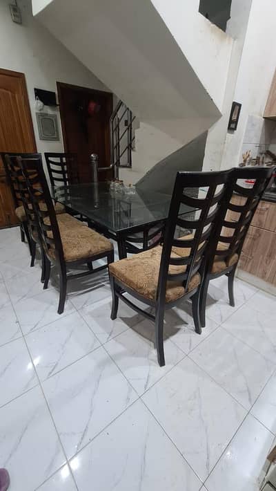 DINNING TABLE WITH 6 CHAIRS