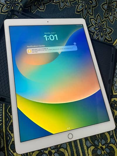Apple iPad Pro 12.9" 256GB Wi-Fi – Excellent Condition