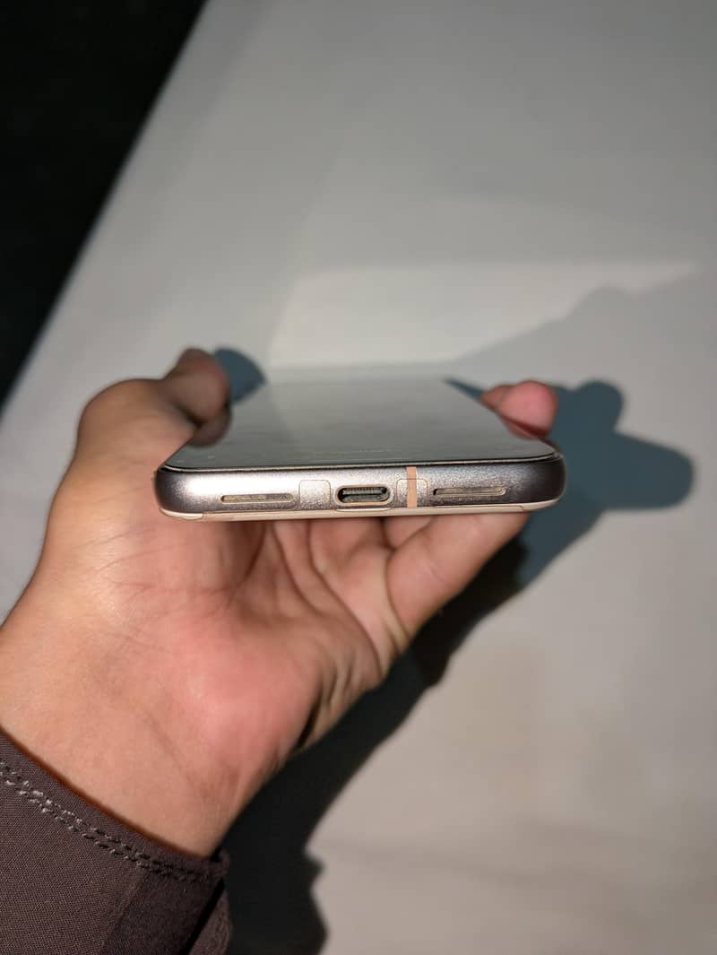 Google Pixel 8 3