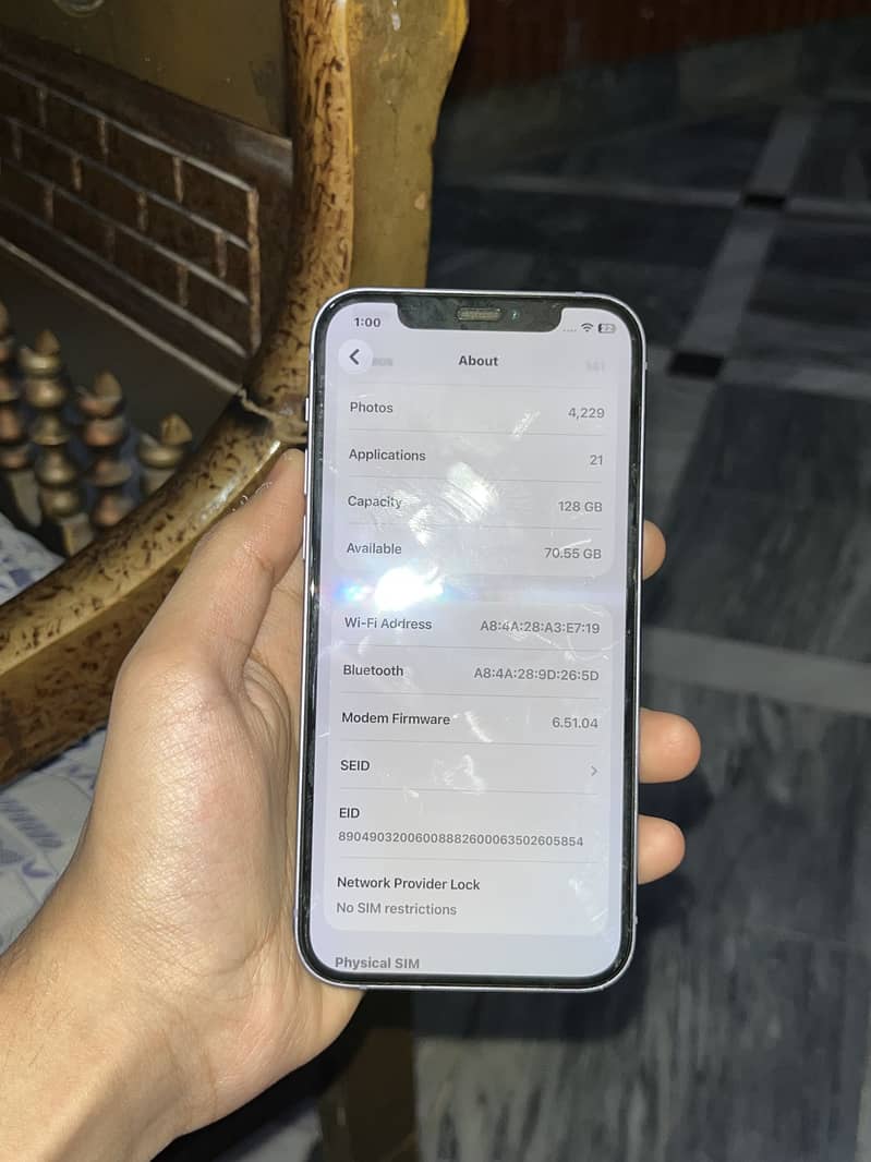 Apple iPhone 12 4