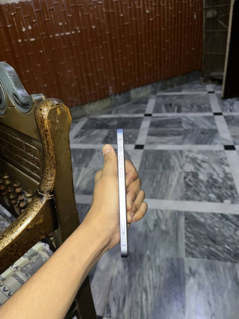 Apple iPhone 12 9