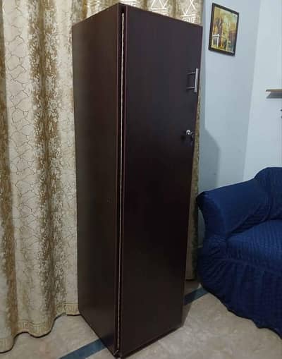 wood Almari