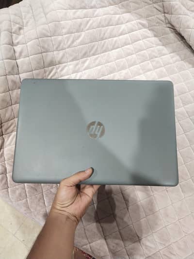 hp 15r i3 7th generation 8Gb DDR4 ram 128Gb ssd 320Gb hdd