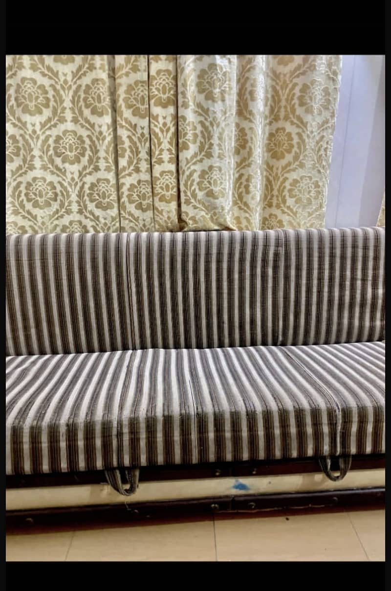 Sofa come bed 1