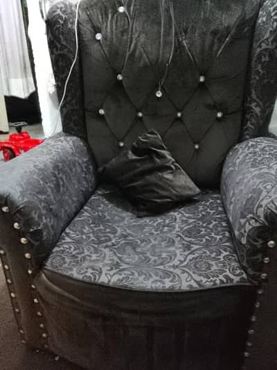 5 seater sofa sets 10 /8 condition brown colour Urgent sale