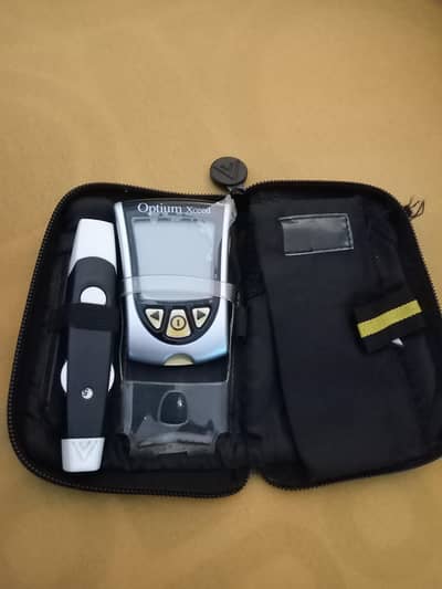 Optium Xceed Glucometer for Sale