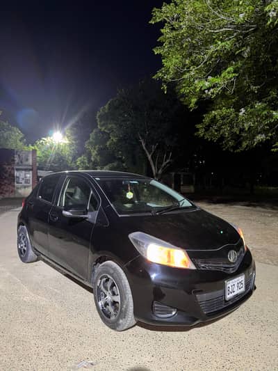 Toyota Vitz 2012/ 2016 registered 1000Ccc contact num last ma ha